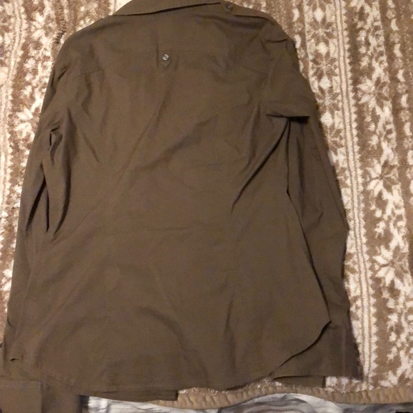 Button up - Picture 2 of 2